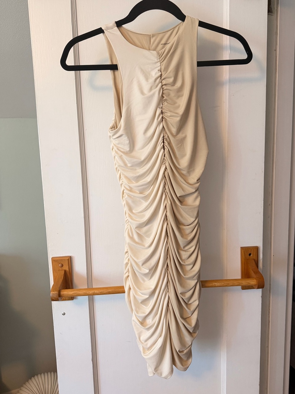 Abercrombie & Fitch Keyhole Ruched Two-Tone Ivory/Cream Mini Dress